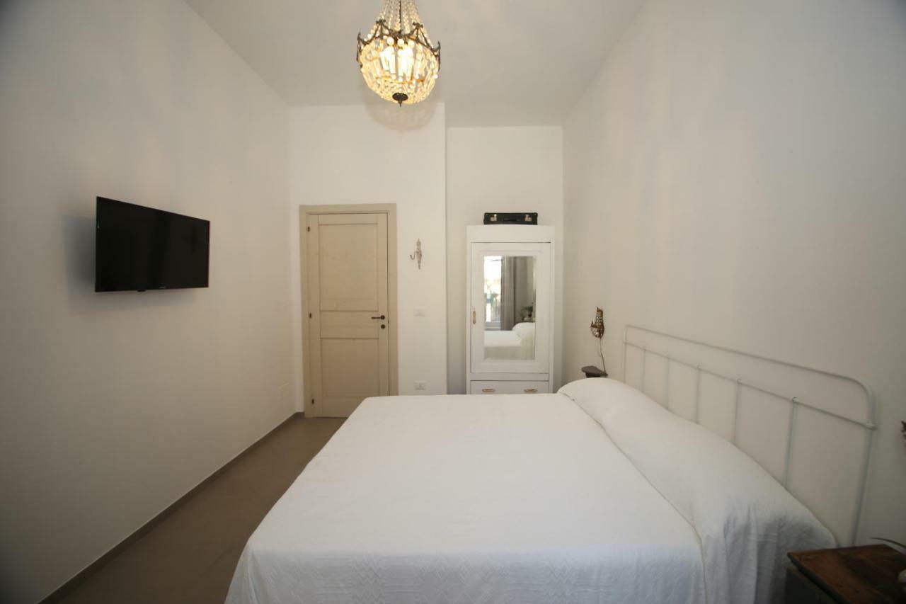 Don Alfredo Bed & Breakfast Taranto Bagian luar foto