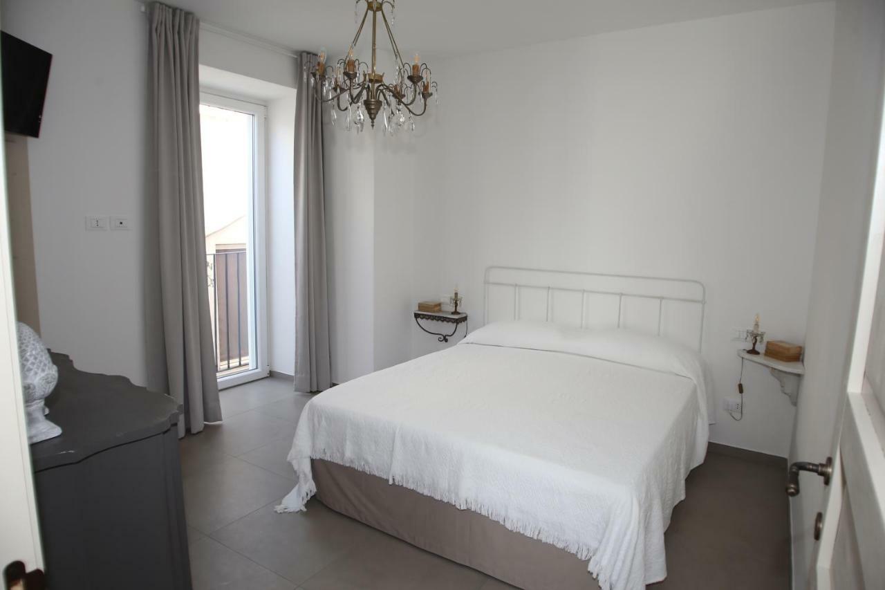 Don Alfredo Bed & Breakfast Taranto Bagian luar foto